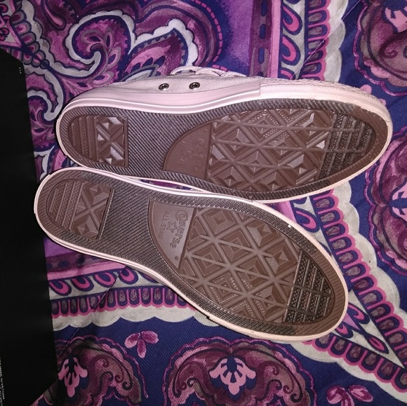 Blush Converse - Picture 2 of 3